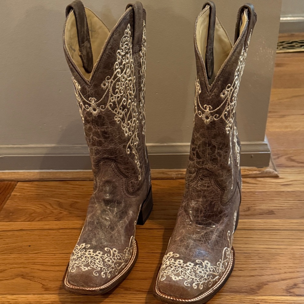 Corral Dark Brown Embroidered Heeled  Western Boots